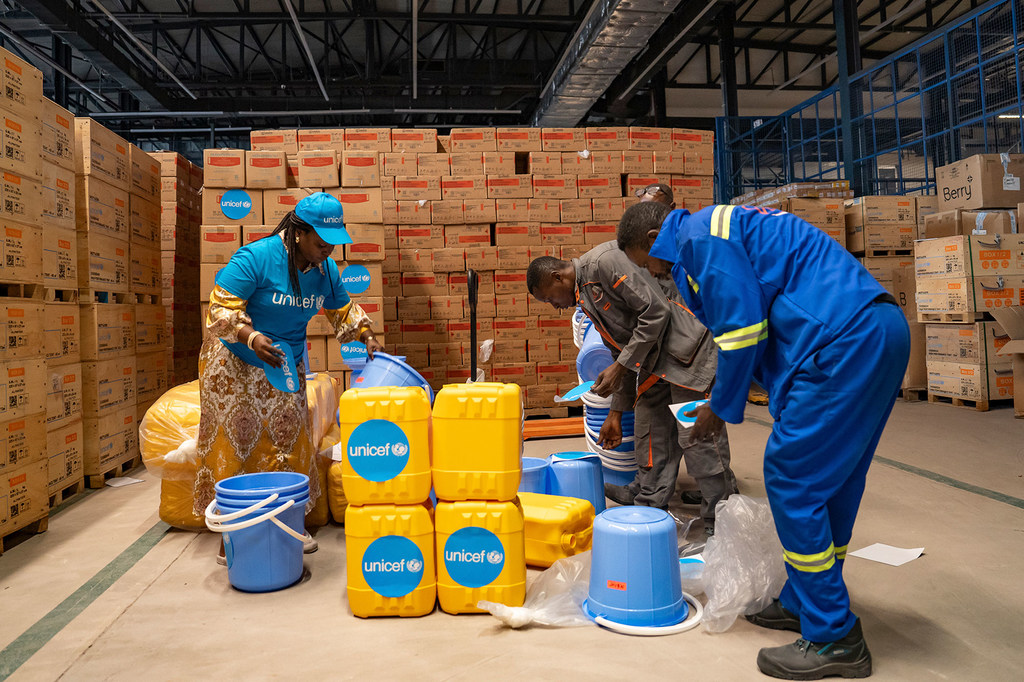 Une aide d'urgence est préparée pour être acheminée vers la province du Kasaï en réponse à l'épidémie de maladie à virus Ebola.